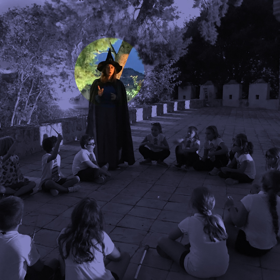 Susana realizando una actividad nocturna en el castillo de Benissanó.